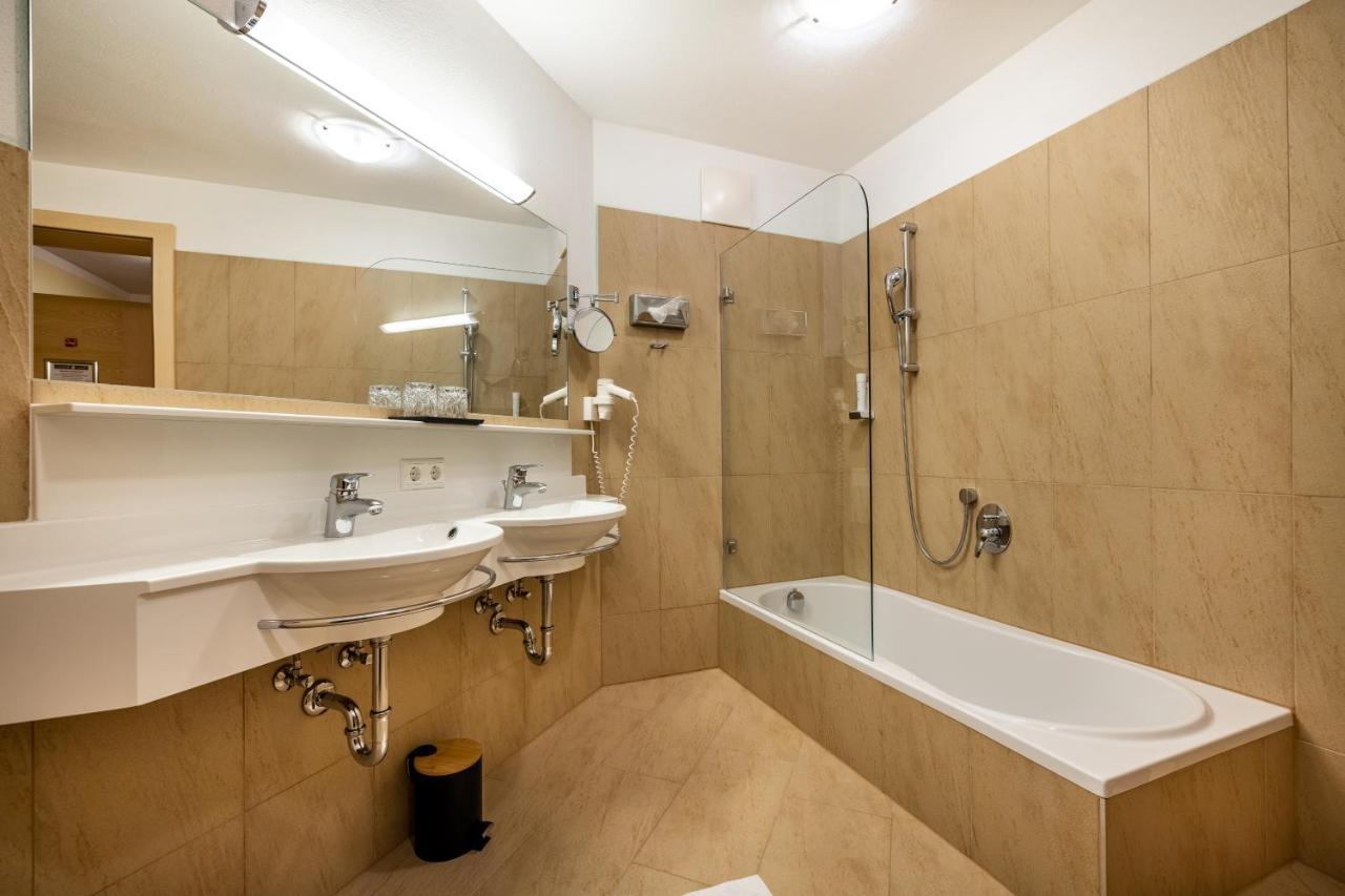 Hotel Breitlehenalm Obertauern Bagian luar foto